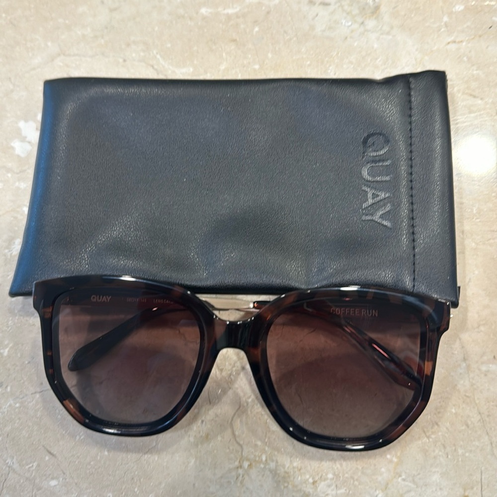 Quay coffee run polarized glasses